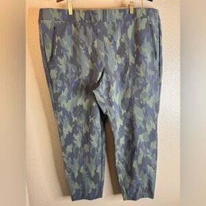 Lane Bryant Women's Green High Rise On-The-Go Camo Slim Ankle Pants Size 24